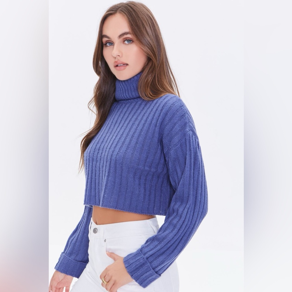 RIBBED TURTLENECK SWEATER